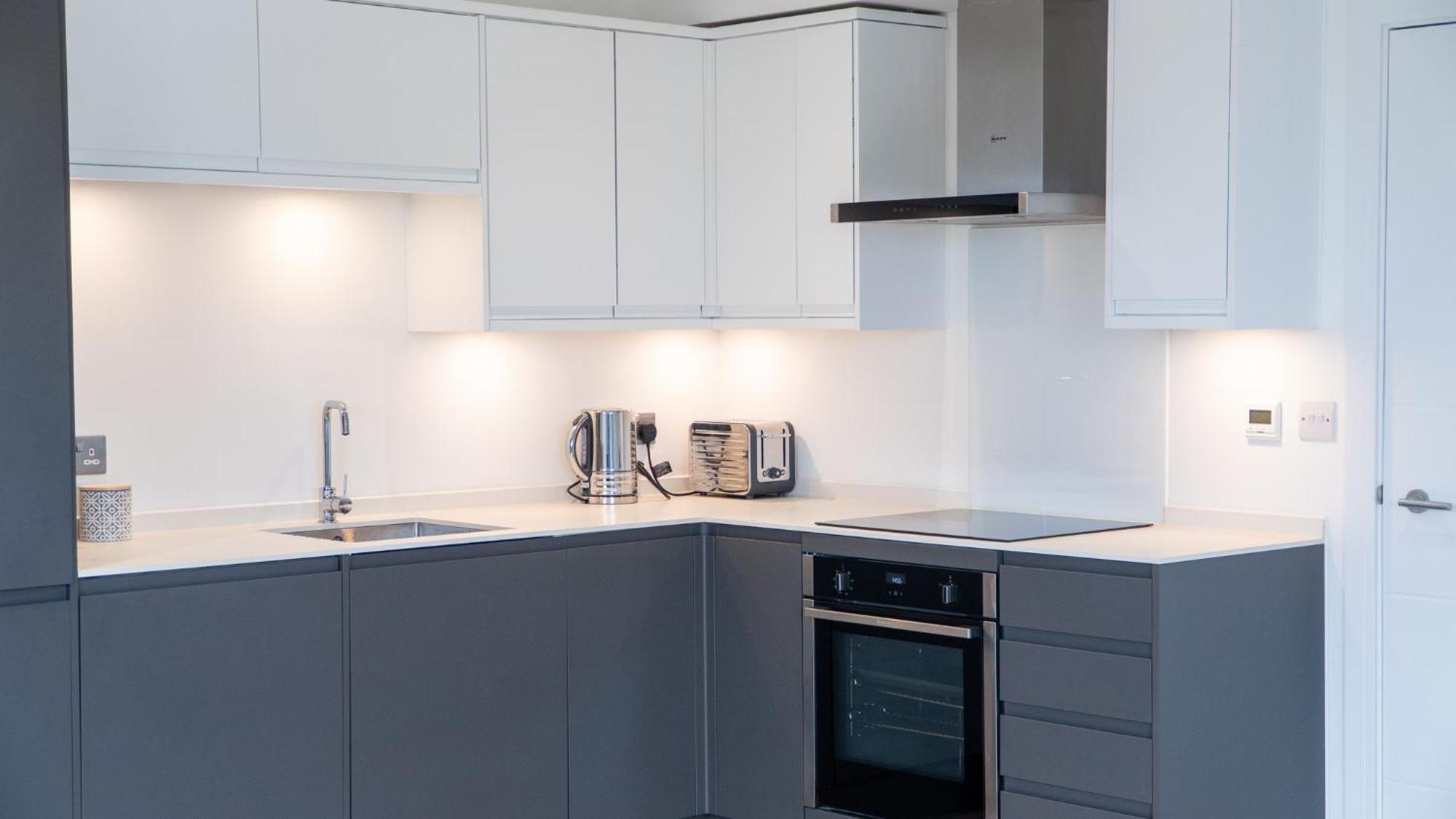 Апартаменты Lovely 2 Bed Penthouse In Loughton Central Location Экстерьер фото